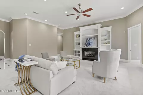 Living - 403 Heritage Pl, Flowood, MS 39232 photo 5 of 6