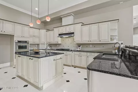 Kitchen - 403 Heritage Pl, Flowood, MS 39232 photo 3 of 6