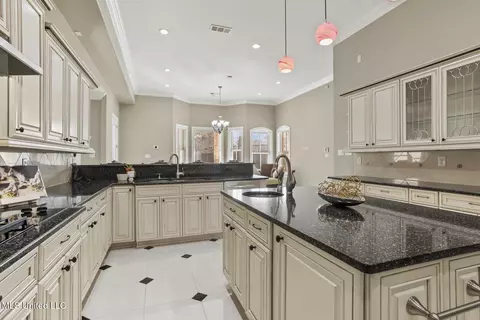 Kitchen - 403 Heritage Pl, Flowood, MS 39232 photo 4 of 6