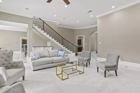 Living - 403 Heritage Pl, Flowood, MS 39232 photo 4 of 6