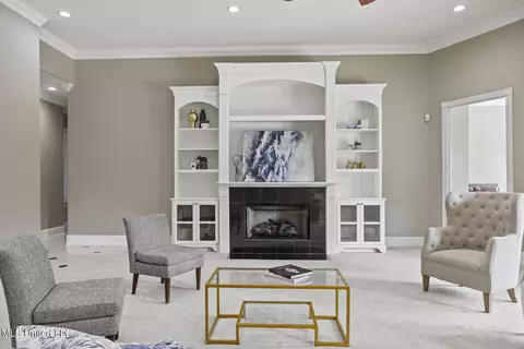 Living - 403 Heritage Pl, Flowood, MS 39232 photo 2 of 6