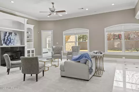 Living - 403 Heritage Pl, Flowood, MS 39232 photo 1 of 6