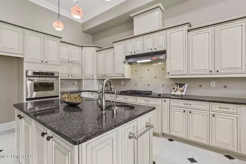 Kitchen - 403 Heritage Pl, Flowood, MS 39232 photo 6 of 6