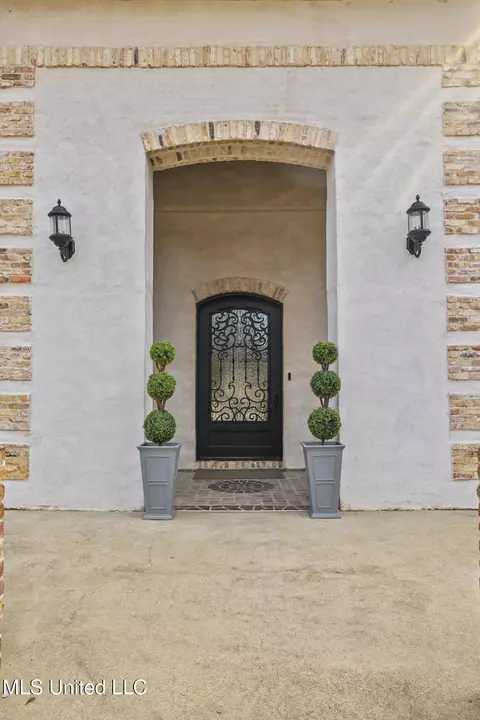 Entry Way - 403 Heritage Pl, Flowood, MS 39232 photo 1 of 3