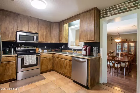 Kitchen - 21 Cozy Corner Rd, Wiggins, MS 39577 photo 1 of 1