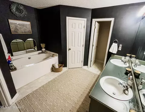Bath - 21 Cozy Corner Rd, Wiggins, MS 39577 photo 1 of 2