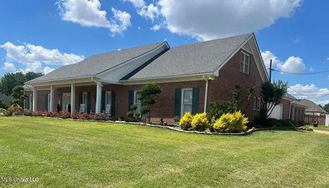 617 Emerson Ave, Greenwood, MS 38930