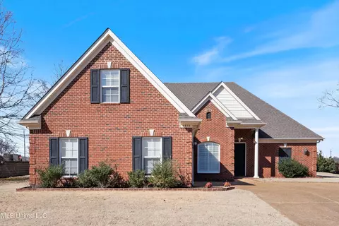 4473 W Vineyard Dr, Southaven, MS 38672