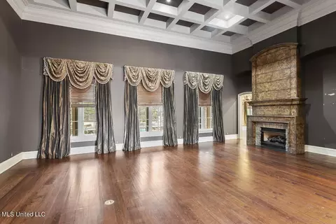 Living - 118 Chantilly Dr, Madison, MS 39110 photo 1 of 6