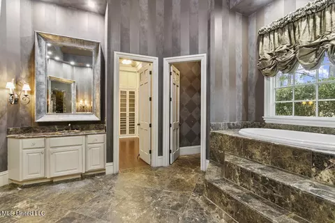 Bath - 118 Chantilly Dr, Madison, MS 39110 photo 10 of 12