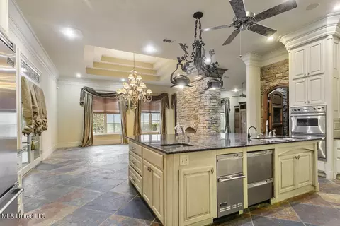 Kitchen - 118 Chantilly Dr, Madison, MS 39110 photo 1 of 8