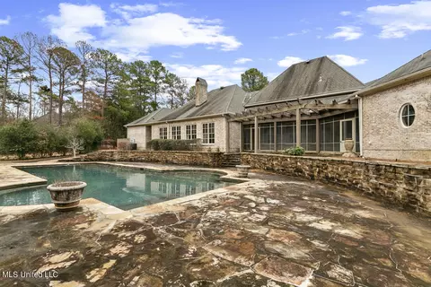 Exterior - 118 Chantilly Dr, Madison, MS 39110 photo 10 of 11