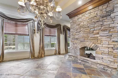 Dining - 118 Chantilly Dr, Madison, MS 39110 photo 3 of 3