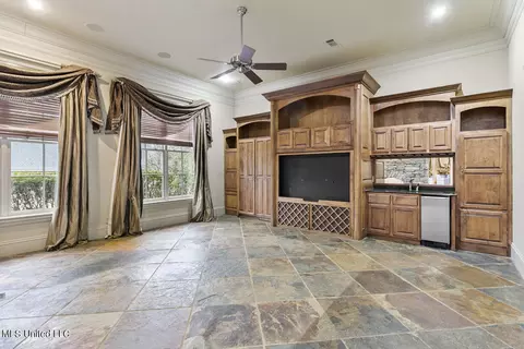 Living - 118 Chantilly Dr, Madison, MS 39110 photo 4 of 6