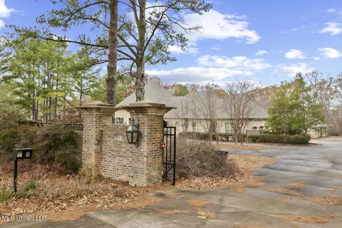 Exterior - 118 Chantilly Dr, Madison, MS 39110 photo 2 of 11