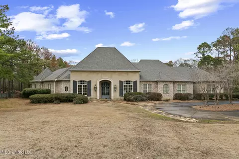 118 Chantilly Dr, Madison, MS 39110