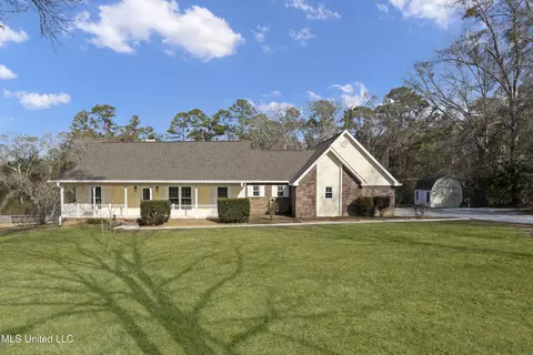 13418 Damon Ct, Biloxi, MS 39532