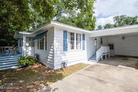 Exterior - 2003 W 2nd St, Long Beach, MS 39560 photo 2 of 6
