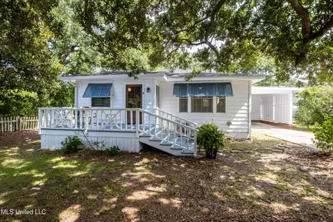 2003 W 2nd St, Long Beach, MS 39560