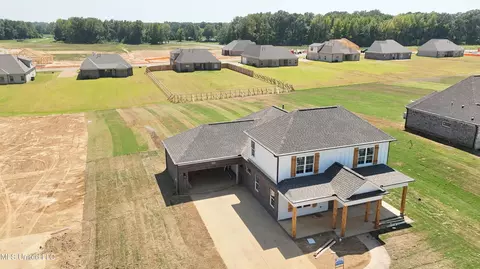 586 Wells Dr, Hernando, MS 38632 photo 2
