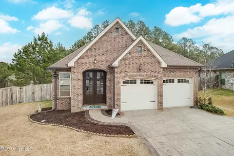 17213 Palm Ridge Dr, Biloxi, MS 39532