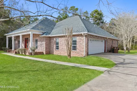 19018 Landon Rd, Gulfport, MS 39503