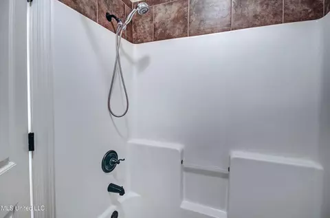 Bath - 113 Buckhead Dr, Madison, MS 39110 photo 5 of 6