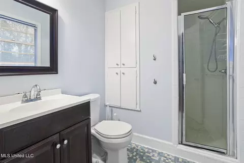Bath - 1312 Springdale Dr, Jackson, MS 39211 photo 3 of 3