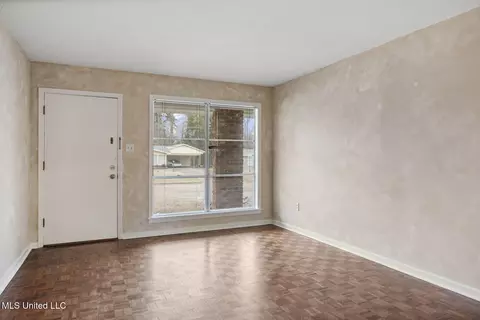 Living - 1312 Springdale Dr, Jackson, MS 39211 photo 2 of 6