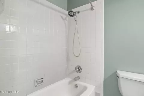 Bath - 1312 Springdale Dr, Jackson, MS 39211 photo 1 of 3