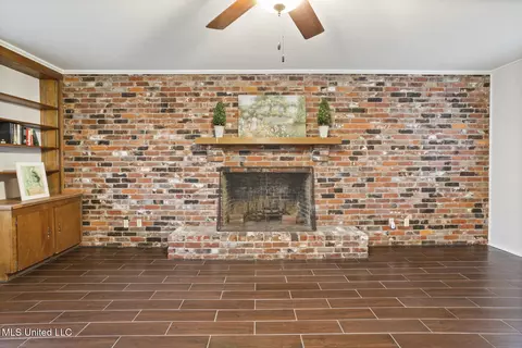 Living - 1312 Springdale Dr, Jackson, MS 39211 photo 5 of 6