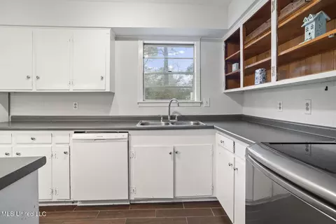 Kitchen - 1312 Springdale Dr, Jackson, MS 39211 photo 1 of 1