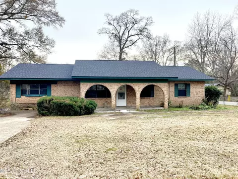 1008 Rayburn Dr, Wiggins, MS 39577