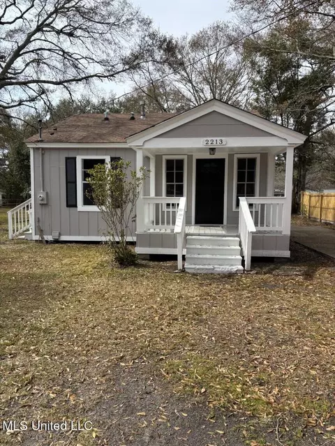 2213 14th St, Pascagoula, MS 39567
