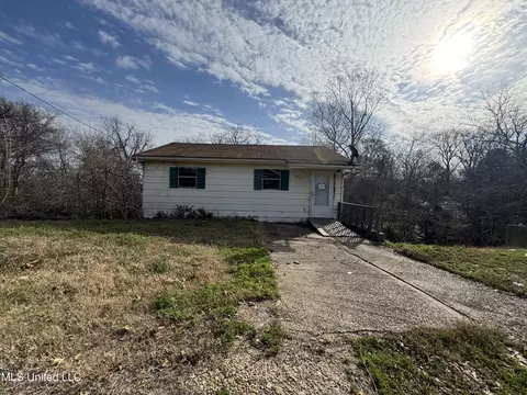 1603 Marcus St, Vicksburg, MS 39180