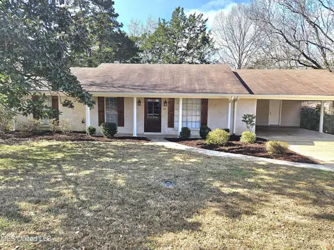 Exterior - 43 Quail Ln, Brandon, MS 39042 photo 2 of 11