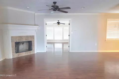 Living - 43 Quail Ln, Brandon, MS 39042 photo 3 of 4