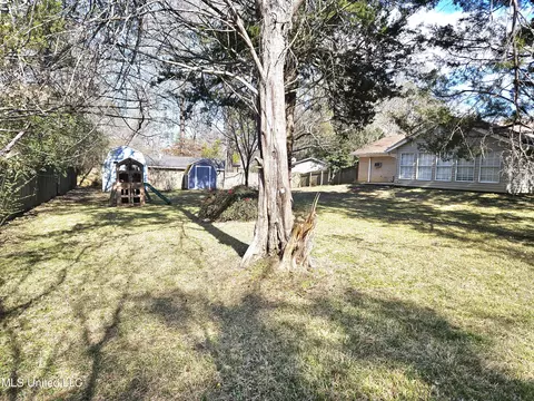 Exterior - 43 Quail Ln, Brandon, MS 39042 photo 8 of 11