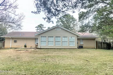 Exterior - 43 Quail Ln, Brandon, MS 39042 photo 6 of 11