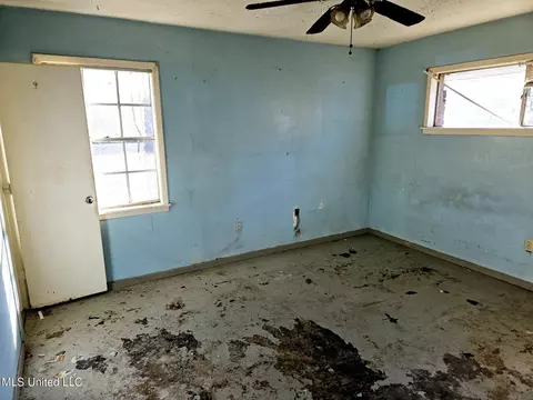 Bedroom - 2615 Pine Circle Dr, Pearl, MS 39208 photo 2 of 3