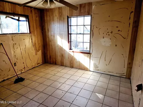 Bedroom - 2615 Pine Circle Dr, Pearl, MS 39208 photo 3 of 3