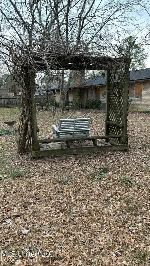 Exterior - 130 W Sedgwick Ct, Jackson, MS 39211 photo 3 of 4