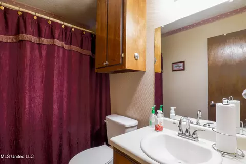 Bath - 134 Quail Run Rd, Lucedale, MS 39452 photo 1 of 2