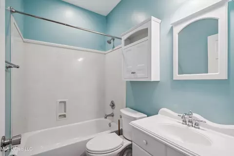 Bath - 433 Moore Loop, Byhalia, MS 38611 photo 1 of 1