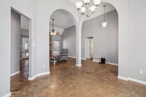 Entry Way - 433 Moore Loop, Byhalia, MS 38611 photo 4 of 5