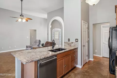 Kitchen - 433 Moore Loop, Byhalia, MS 38611 photo 1 of 2
