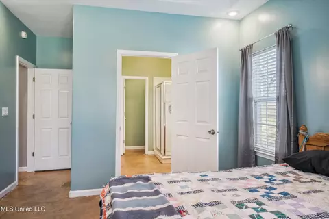 Bedroom - 433 Moore Loop, Byhalia, MS 38611 photo 2 of 4