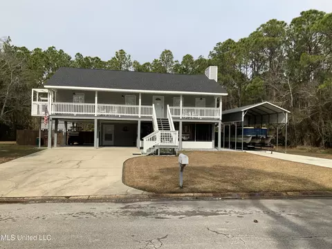 8 Castle St, Pass Christian, MS 39571