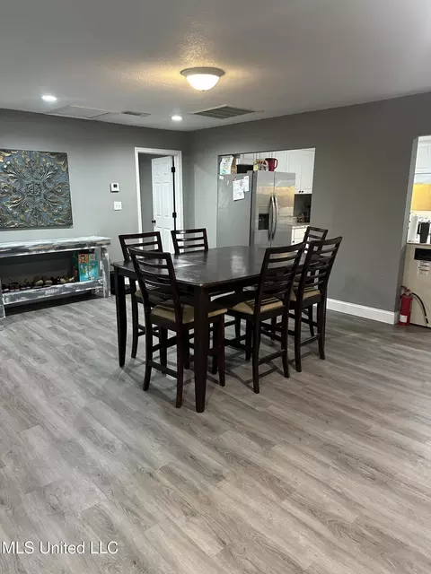 Dining - 3318 Bellview Ave, Moss Point, MS 39563 photo 2 of 2