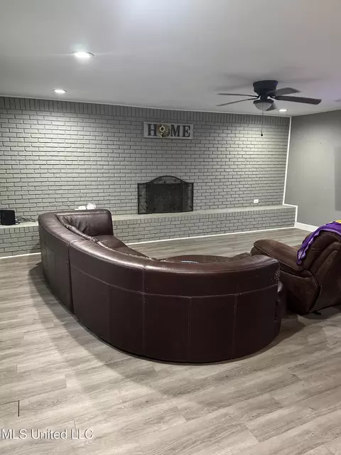 Living - 3318 Bellview Ave, Moss Point, MS 39563 photo 1 of 1